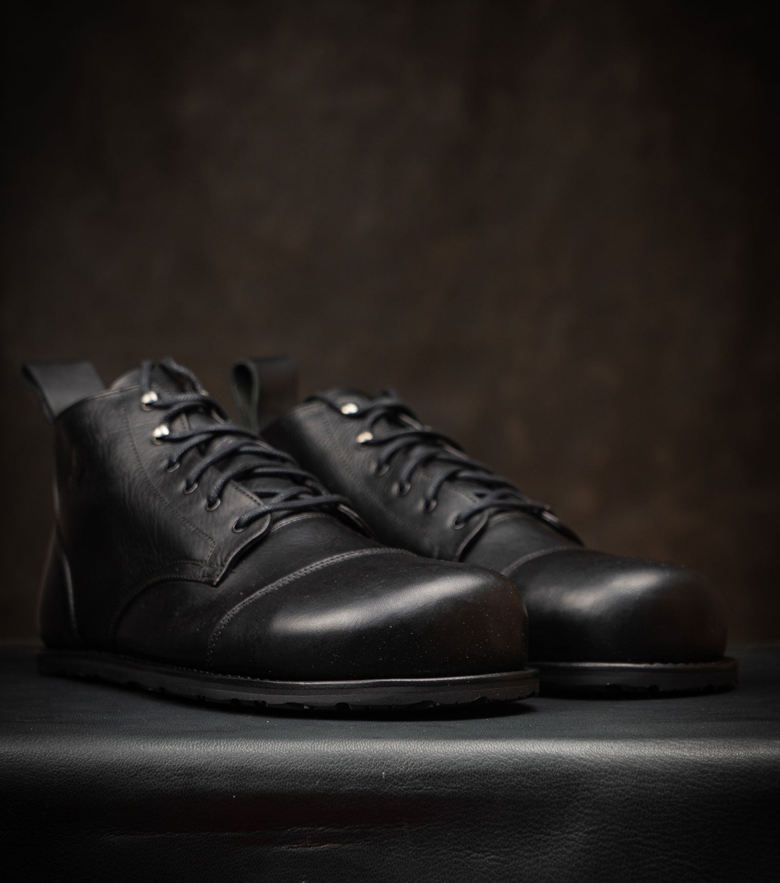 Barefoot Safety Carpenters boots by Gaucho Ninja Barefoot Work Boots with Safety Caps