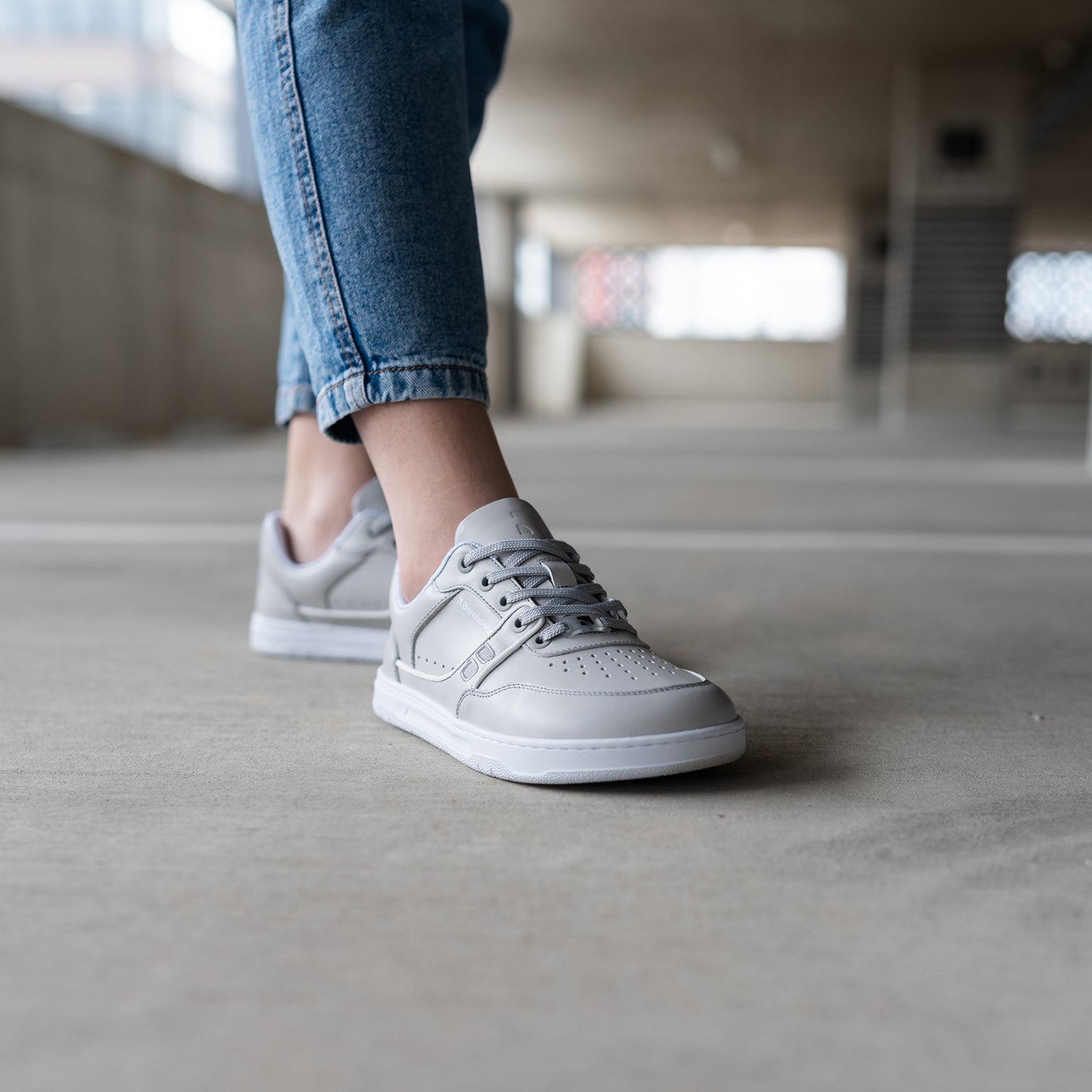 Baskets pieds nus Barebarics Arise - Gris clair