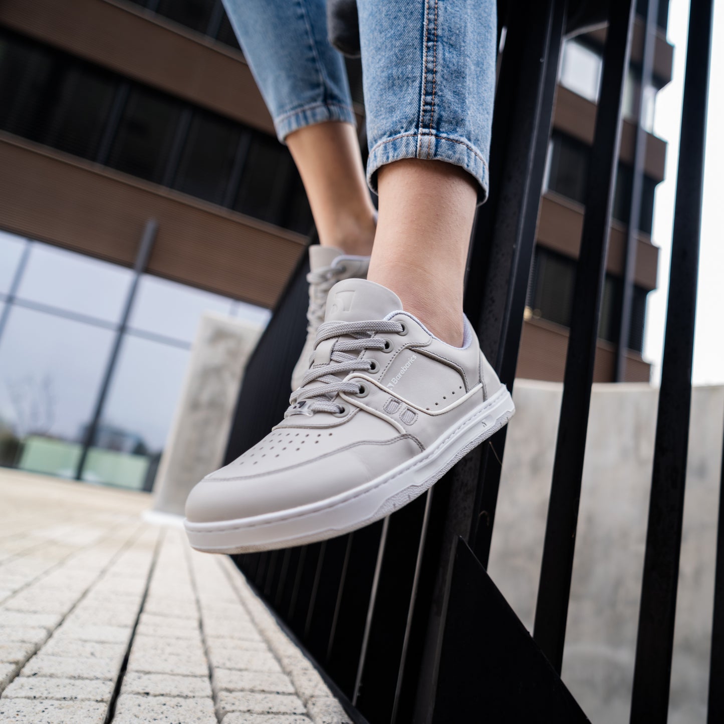 Baskets pieds nus Barebarics Arise - Gris clair
