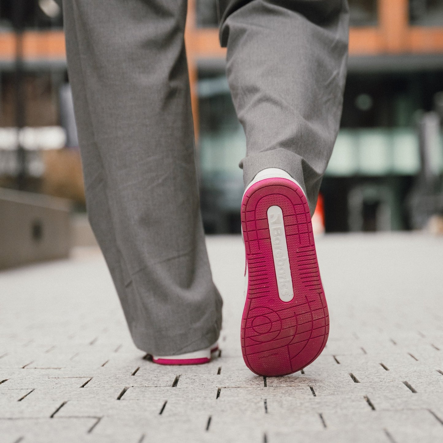 Baskets pieds nus Barebarics Arise - Blanc et rose framboise