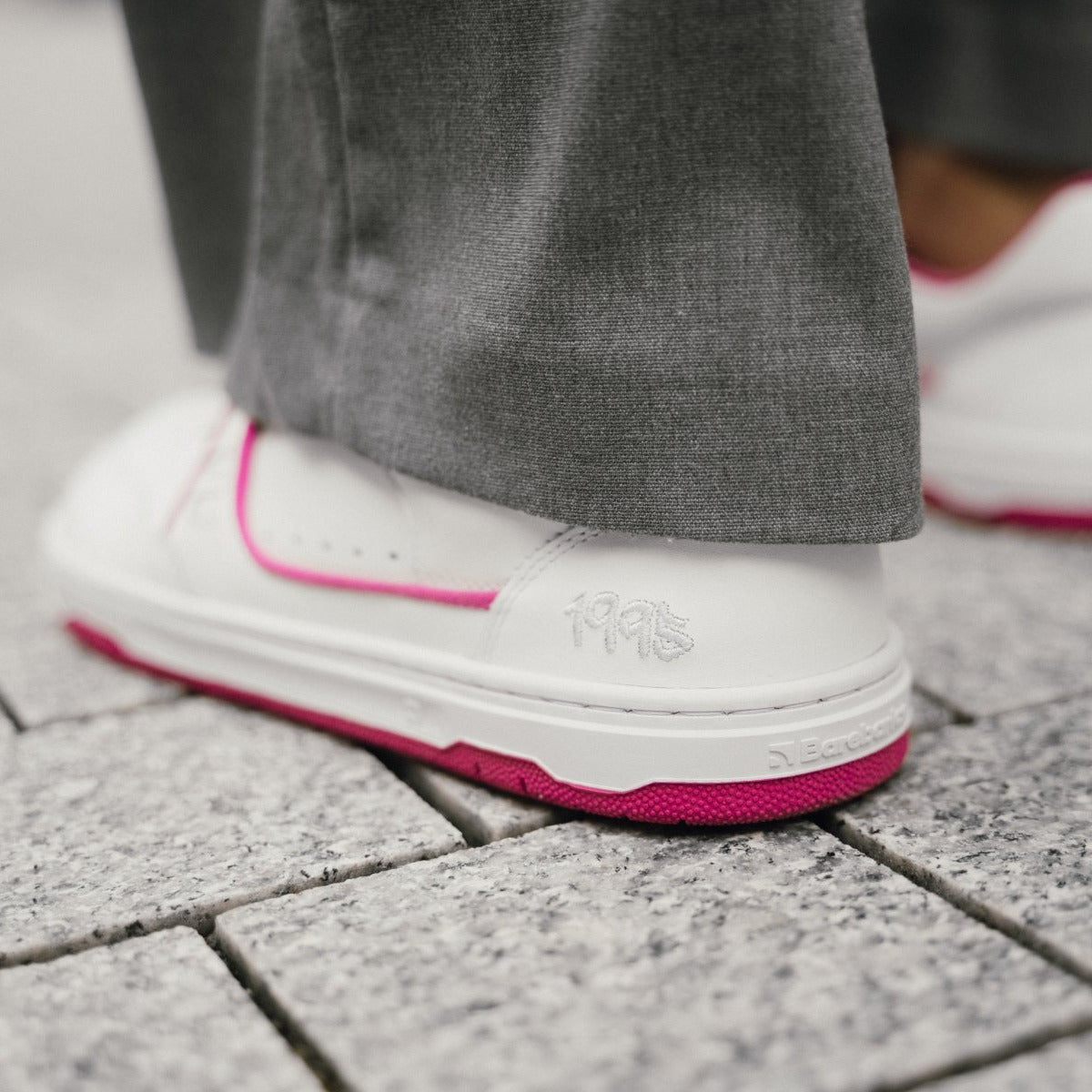 Baskets pieds nus Barebarics Arise - Blanc et rose framboise
