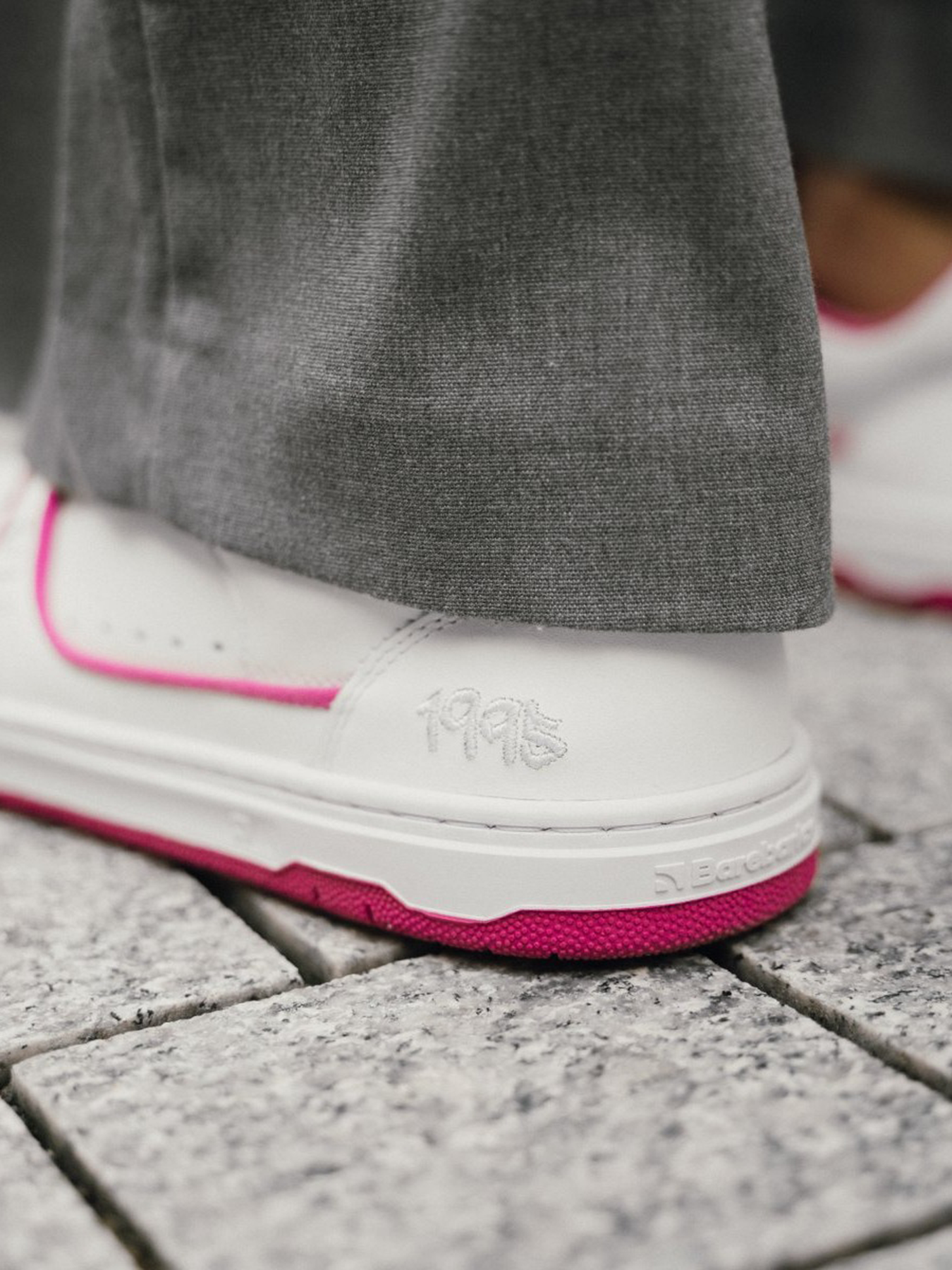 Baskets pieds nus Barebarics Arise - Blanc et rose framboise