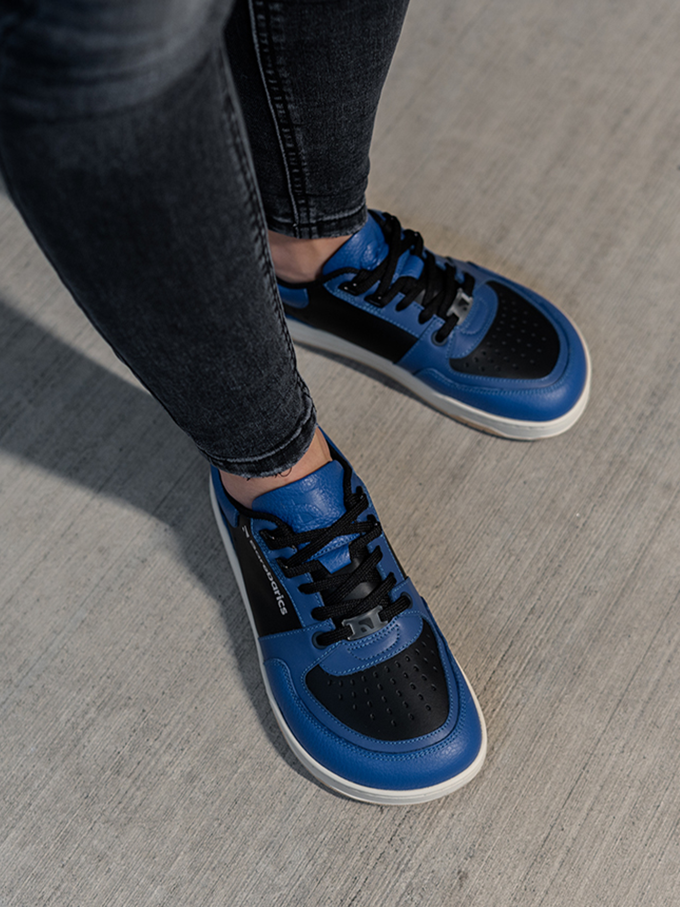 Baskets pieds nus Barebarics Wave - Noir et bleu