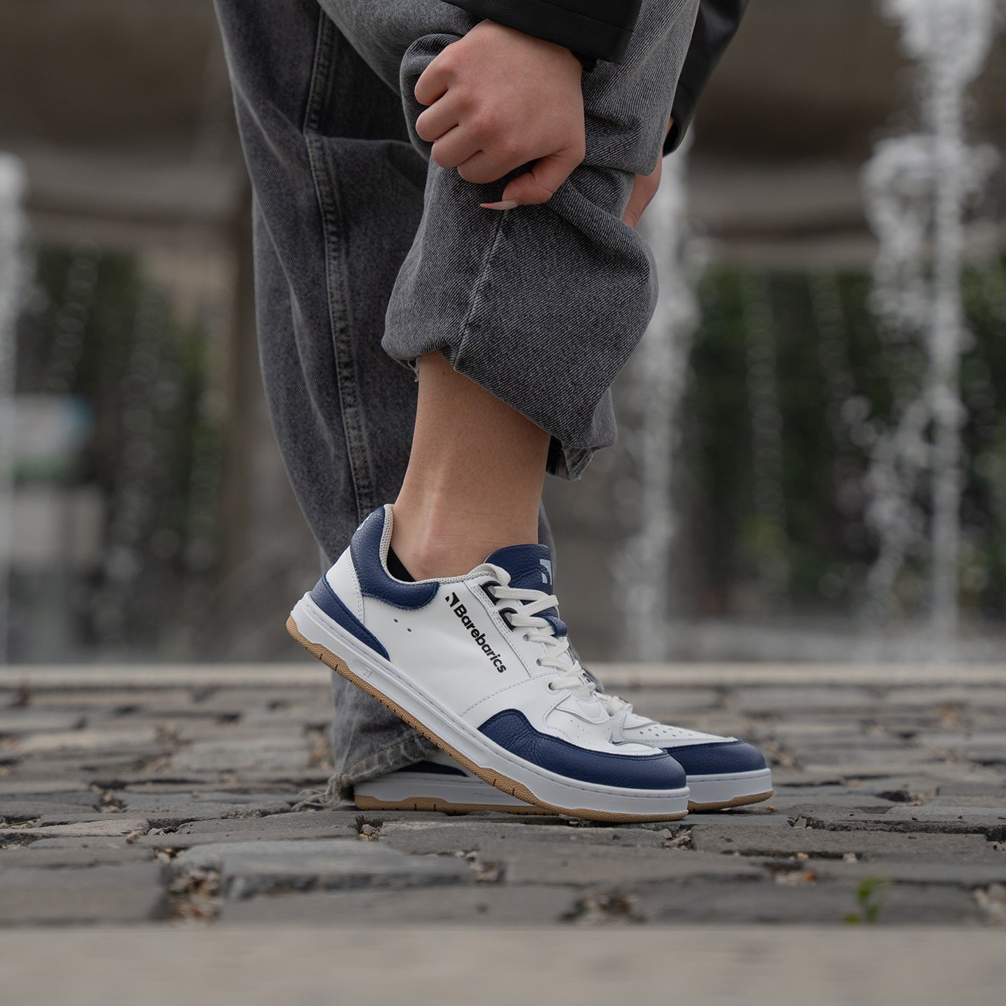Baskets pieds nus Barebarics Wave - Blanc et bleu foncé