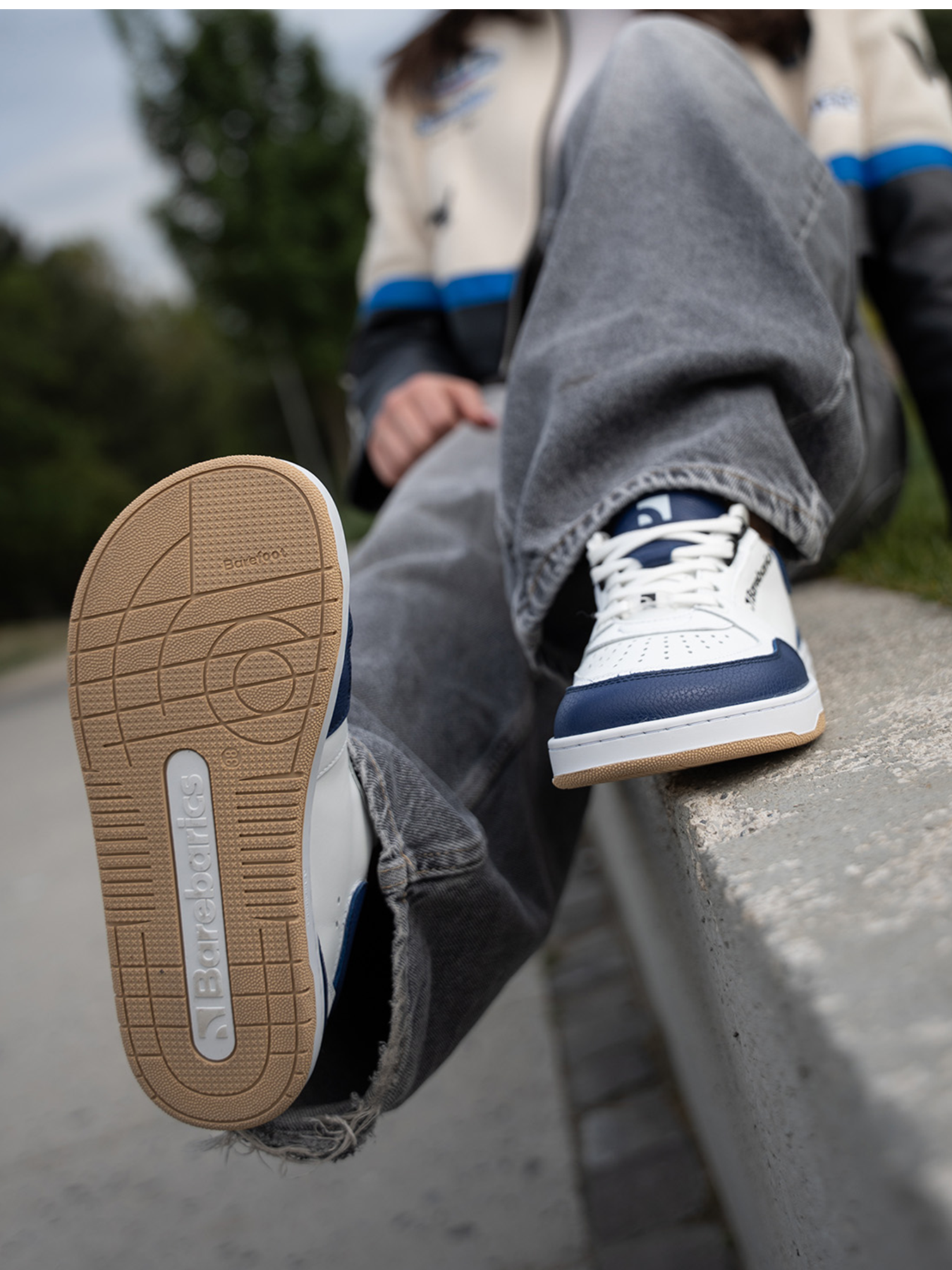 Baskets pieds nus Barebarics Wave - Blanc et bleu foncé
