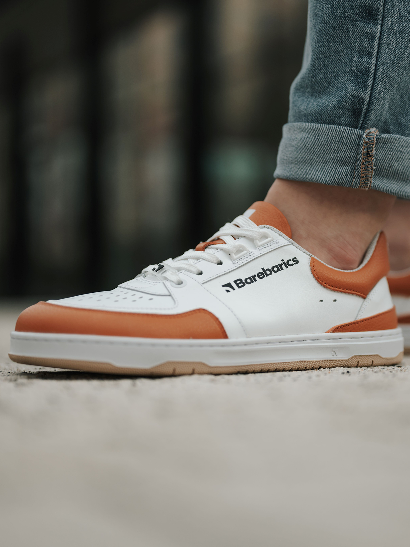 Baskets pieds nus Barebarics Wave - Blanc et orange