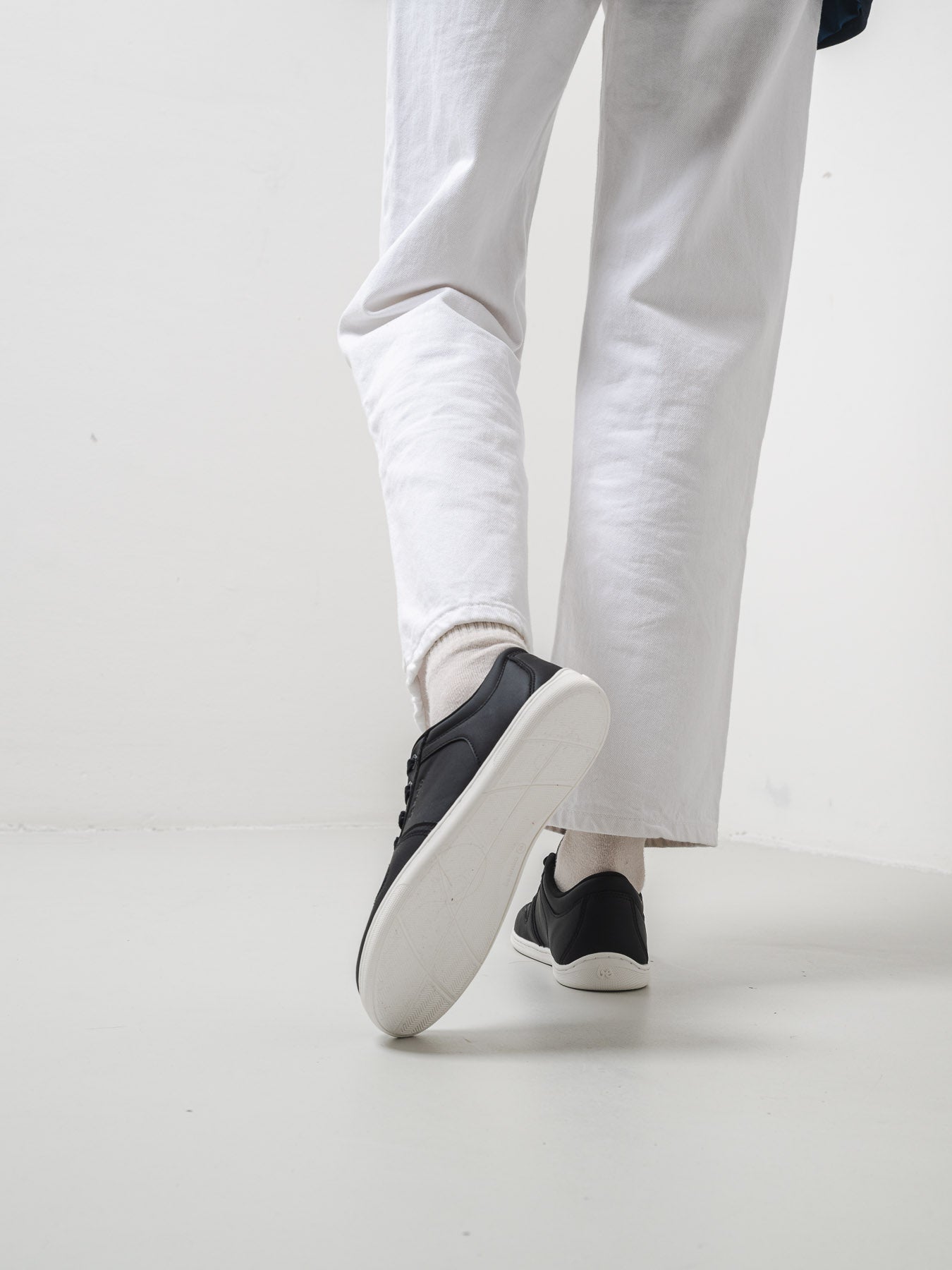 Barefoot Sneakers - Be Lenka Echo - Black & White