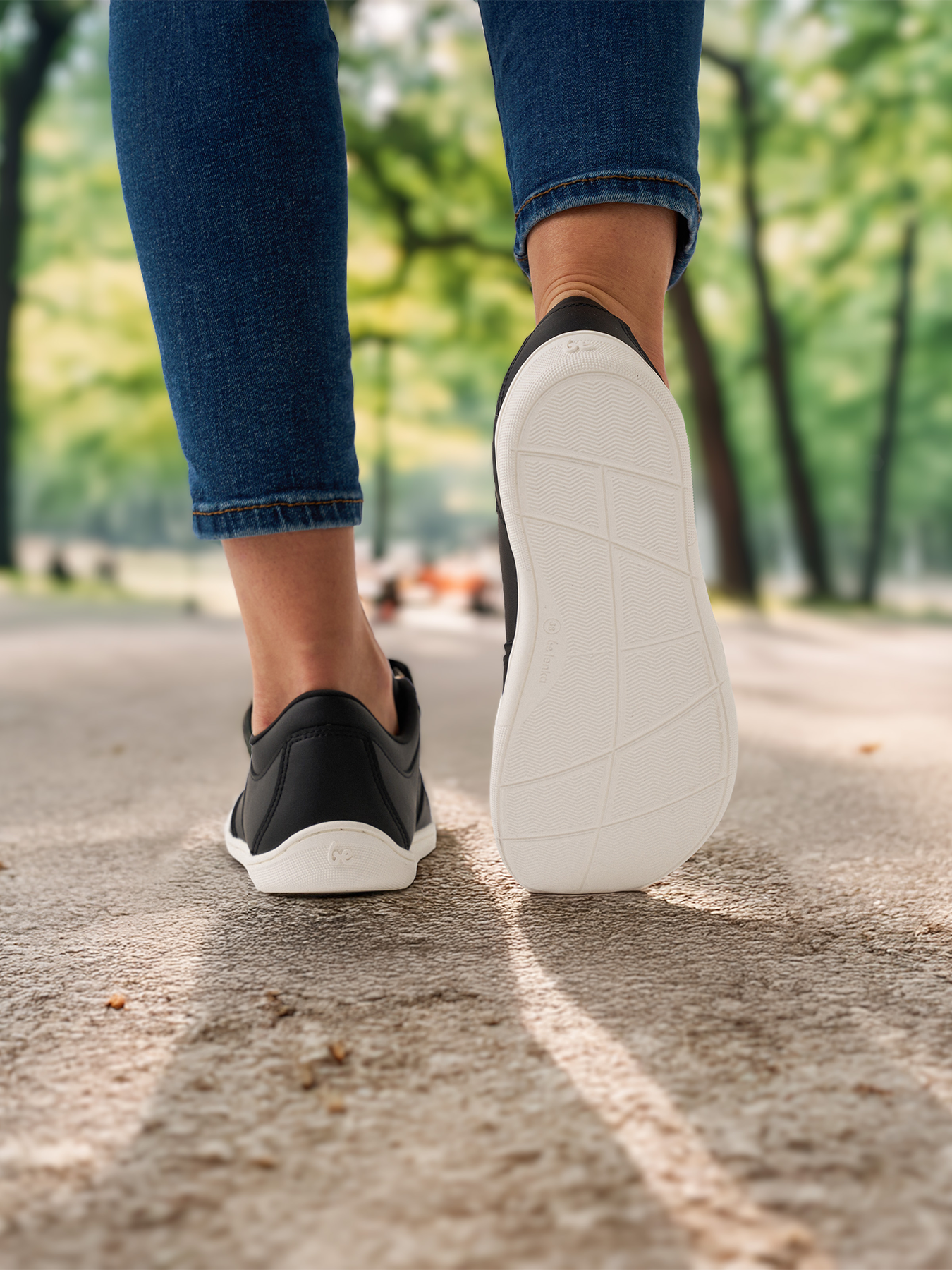 Barefoot Sneakers - Be Lenka Echo - Black & White