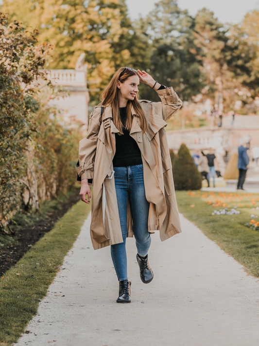 Be Lenka ATLAS: all black