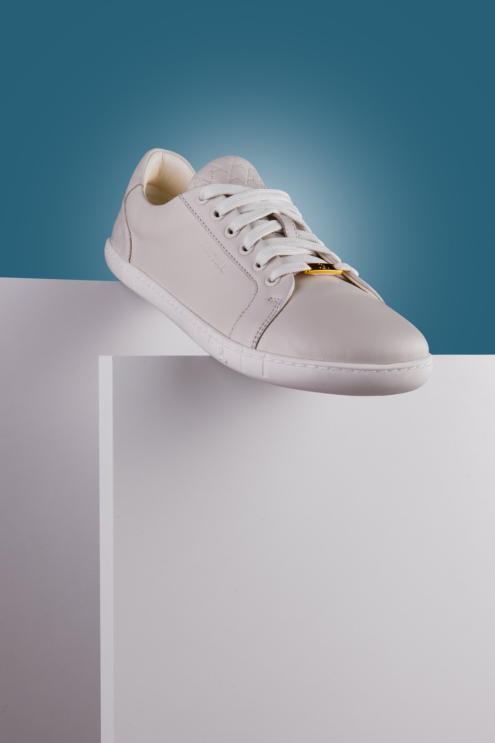 Antal Amanda Antique White